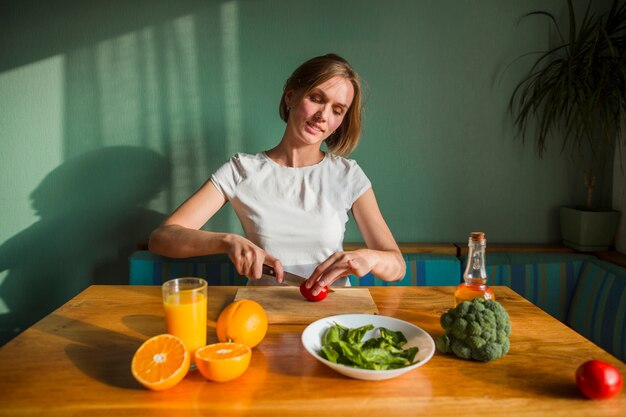 Odżywianie dla dobrostanu: jak dieta wpływa na nasze samopoczucie i urodę